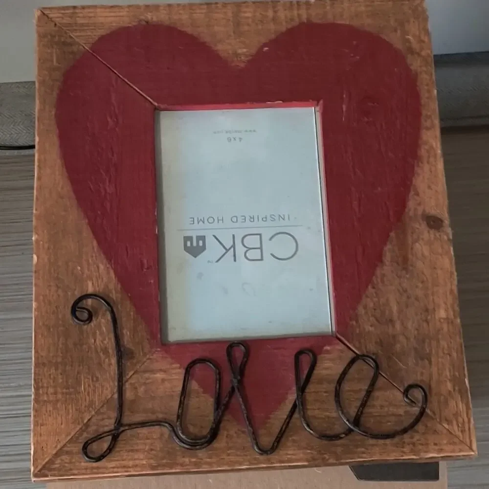 Valentine's Day Rustic Wooden Heart Picture Frame‎ Stand Wired Love Writing